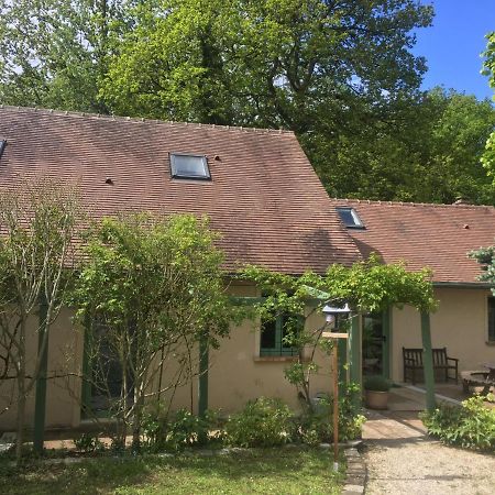 Gite D'Etape Du Tilleul, 4-8 Personnes La Celle-les-Bordes 外观 照片