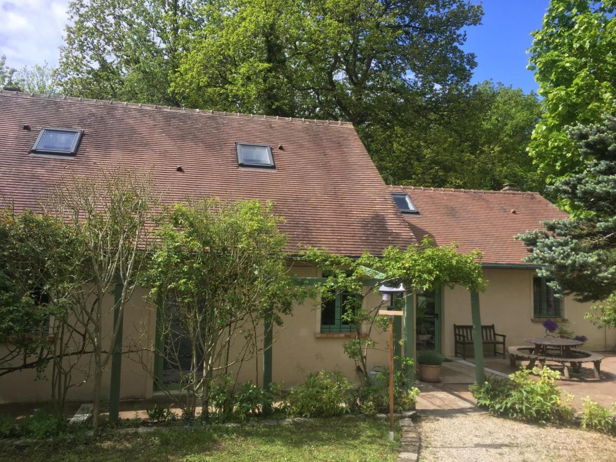 Gite D'Etape Du Tilleul, 4-8 Personnes La Celle-les-Bordes 外观 照片