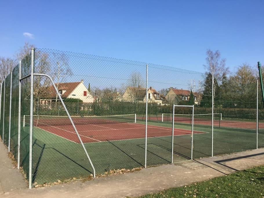 Gite D'Etape Du Tilleul, 4-8 Personnes La Celle-les-Bordes 外观 照片