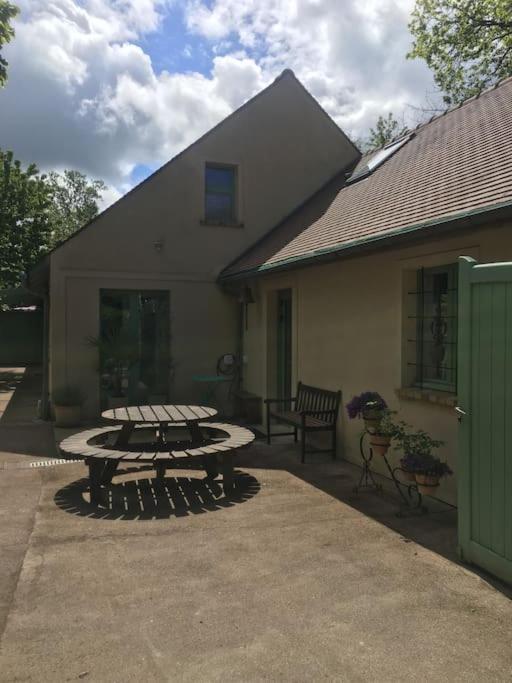 Gite D'Etape Du Tilleul, 4-8 Personnes La Celle-les-Bordes 外观 照片