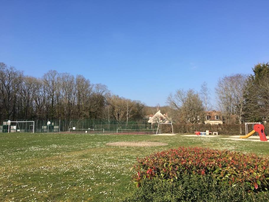 Gite D'Etape Du Tilleul, 4-8 Personnes La Celle-les-Bordes 外观 照片